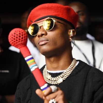 Wizkid Proposes To Fan On Stage With Expensive Ring In Canada || See Fans’ Reactions