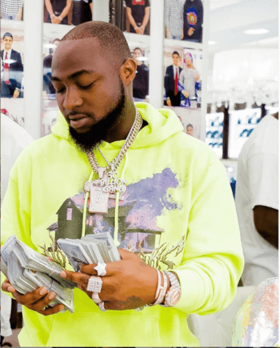 See Crisp & Exclusive Pictures Of Davido’s 43 Million Naira Diamond & Gold Crusted Luxury Ring