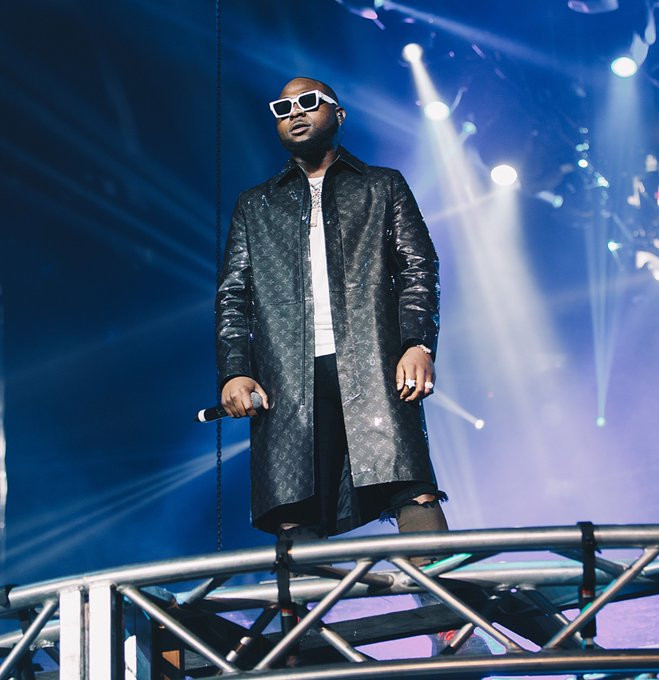 Greatest Afrobeats Live Performance You Would Ever See? Watch Davido’s Intro To His London 02 Arena Concert