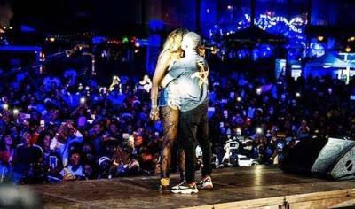 Watch Video || Tiwa Savage & Wizkid French Kiss Passionately On Stage In Paris, Wizkid Grabs Butt Also