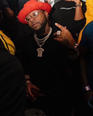 Davido Loses Eye Glasses Worth Over 4.5 Million Naira, Says He Would Cry If Not Found